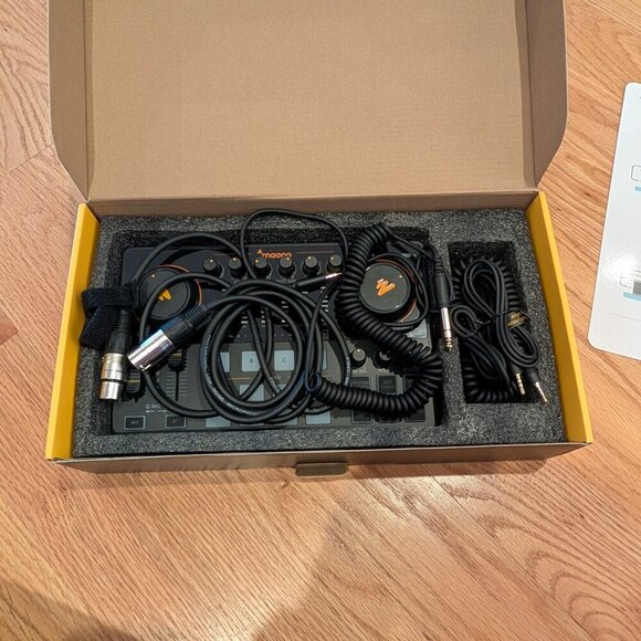 MAONO Audio Interface MaonoCaster 10-Channel Podcast Mixer AME2 Model NEW - Picture 5 of 15